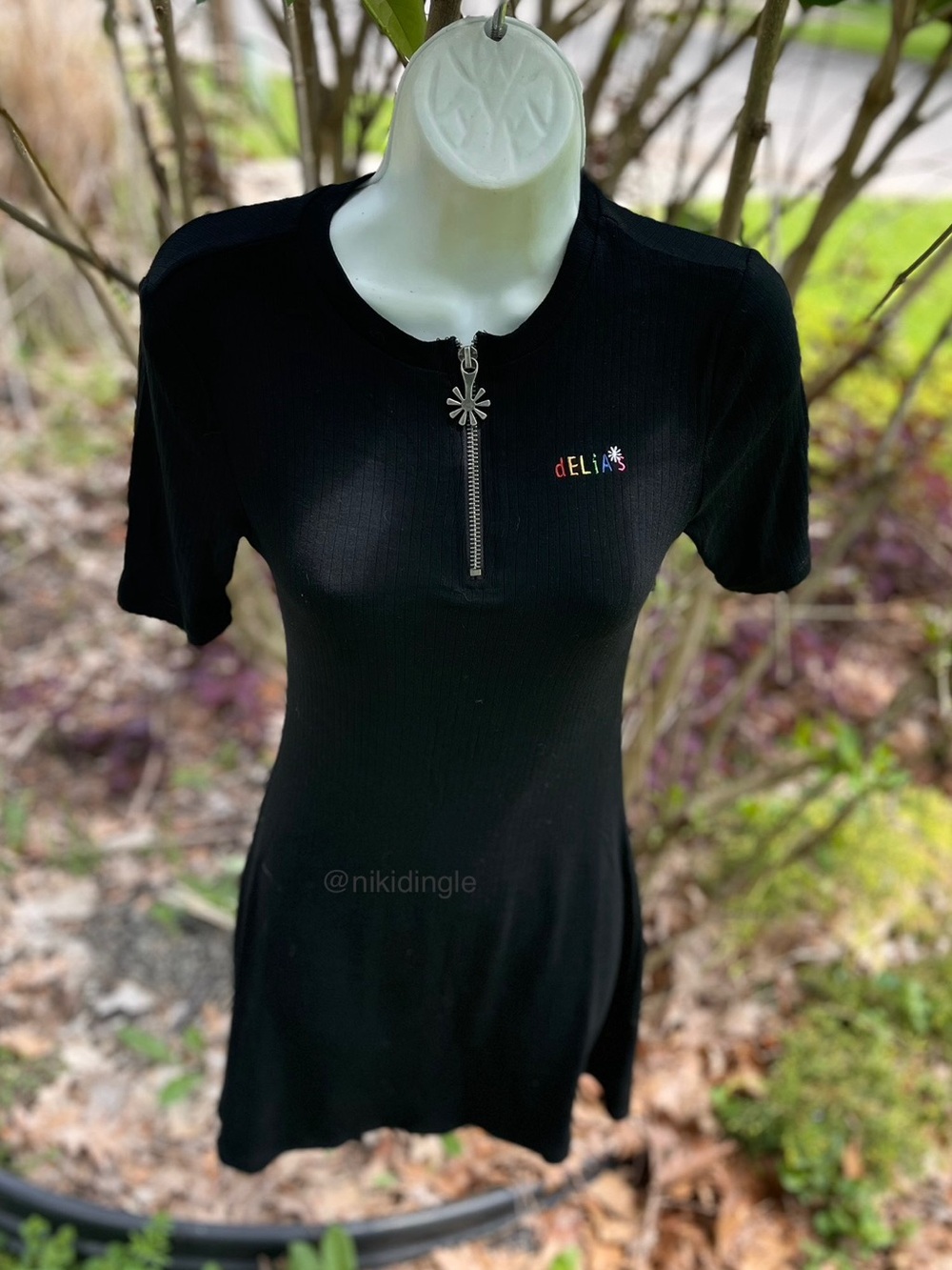 NEW dELiA*s Black Ribbed stretch Short Sleeve Skater mini Dress with Zip Charm M